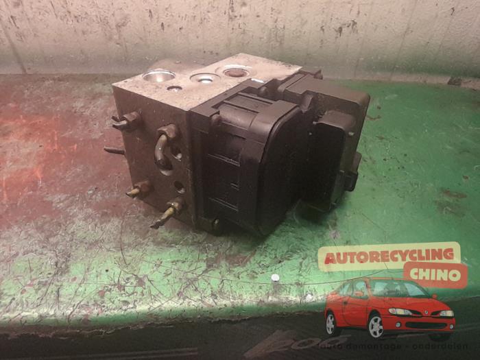 Begagnade ABS-pump Honda Civic (EP/EU) 1.4 16V Pris € 100,00 Marginaltabell erbjuds av Autorecycling Chino B.V.