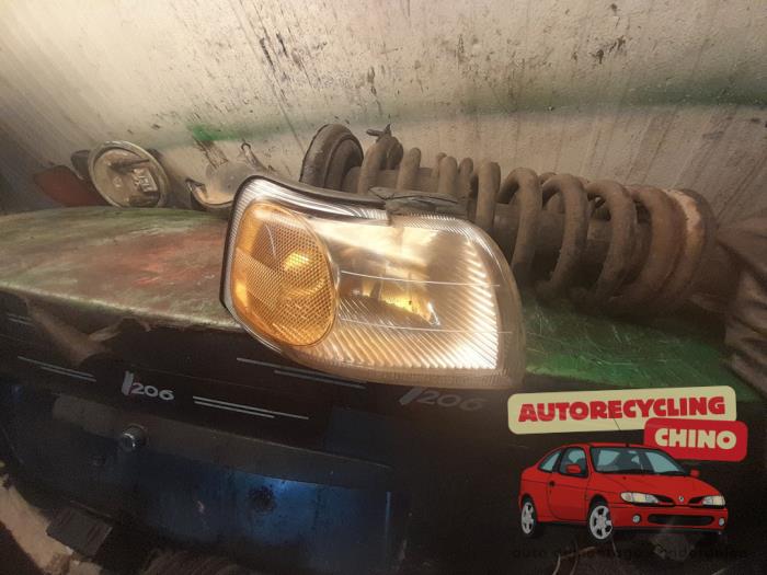 Używane Kierunkowskaz prawy Ford Usa Thunderbird 4.6 V8 LX Cena € 50,00 Procedura marży oferowane przez Autorecycling Chino B.V.