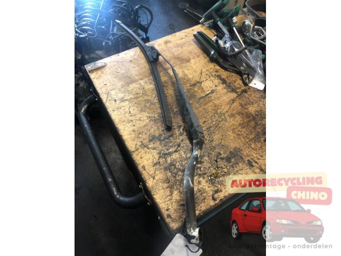 Scheibenwischerarm vorne Cadillac Seville 4.6 STS/North Star V8  