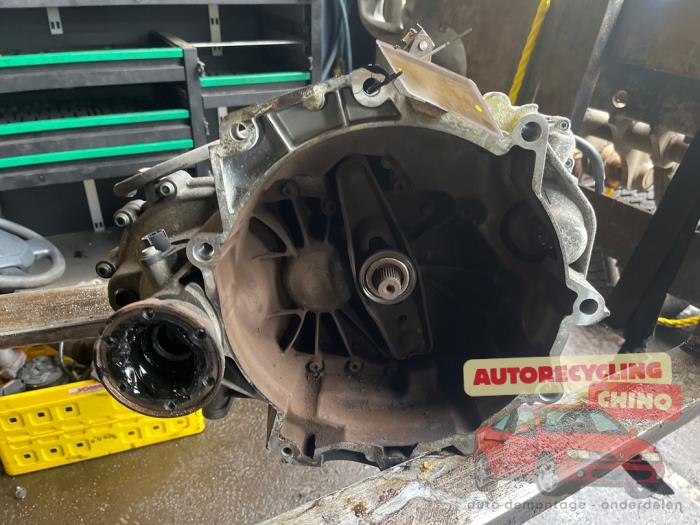 Gebrauchte Getriebe Volkswagen Polo IV (9N1/2/3) 1.2 12V Preis € 150,00 Margenregelung angeboten von Autorecycling Chino B.V.