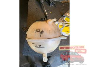 Gebrauchte Ausgleichsbehälter Audi Q3 (8UB/8UG) 2.0 16V TFSI 170 Quattro Preis € 35,00 Margenregelung angeboten von Autorecycling Chino B.V.