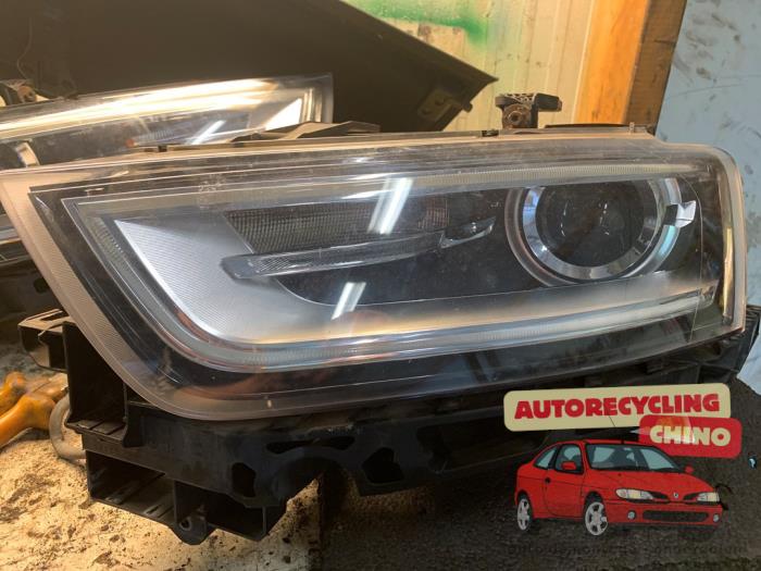 Używane Reflektor lewy Audi Q3 (8UB/8UG) 2.0 16V TFSI 170 Quattro Cena € 600,00 Procedura marży oferowane przez Autorecycling Chino B.V.