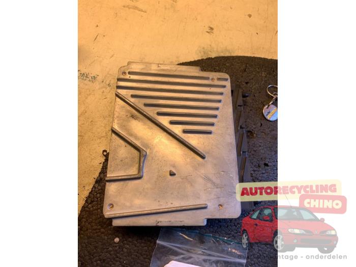 Used Engine management computer Volvo V70 (SW) 2.4 20V 140 Price € 25,00 Margin scheme offered by Autorecycling Chino B.V.
