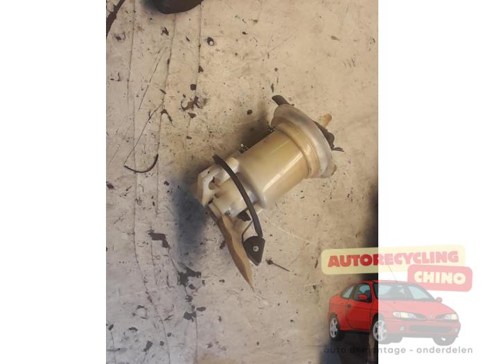 Begagnade Bensinpump Mitsubishi Grandis (NA) 2.4 16V MIVEC Pris € 50,00 Marginaltabell erbjuds av Autorecycling Chino B.V.