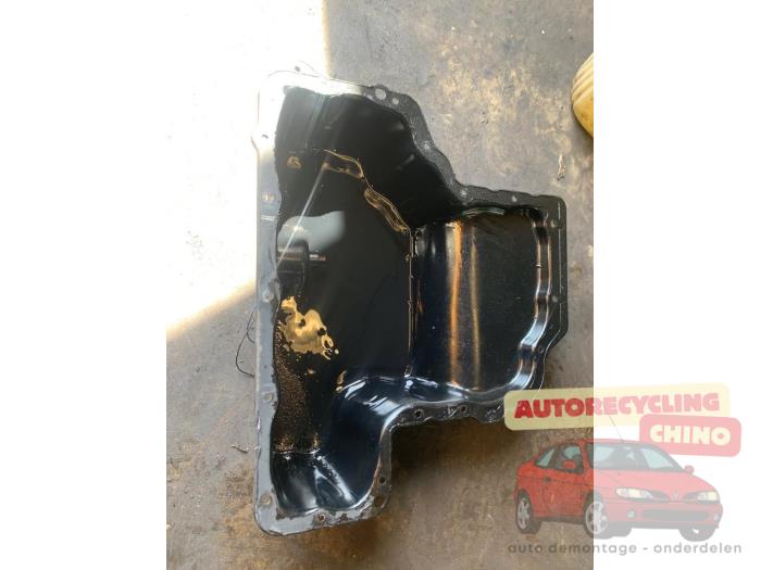 Usagé Couvercle carter Mercedes R (W251) 3.0 280 CDI 24V Prix € 100,00 Règlement à la marge proposé par Autorecycling Chino B.V.