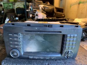 Usagé Radio Mercedes R (W251) 3.0 280 CDI 24V Prix € 240,00 Règlement à la marge proposé par Autorecycling Bart