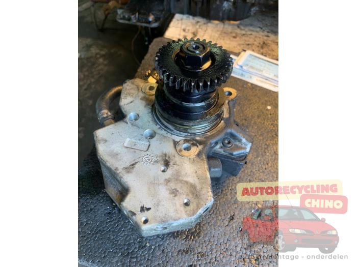 Begagnade Högtryckspump Mercedes R (W251) 3.0 280 CDI 24V Pris € 140,00 Marginaltabell erbjuds av Autorecycling Chino B.V.