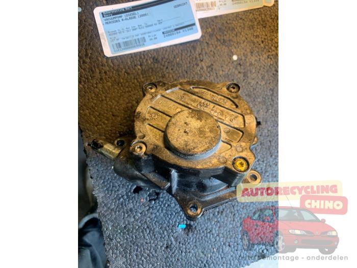 Usagé Pompe à vide (diesel) Mercedes R (W251) 3.0 280 CDI 24V Prix € 30,00 Règlement à la marge proposé par Autorecycling Chino B.V.