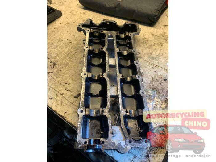 Gebrauchte Ventildeckel Mercedes R (W251) 3.0 280 CDI 24V Preis € 70,00 Margenregelung angeboten von Autorecycling Chino B.V.