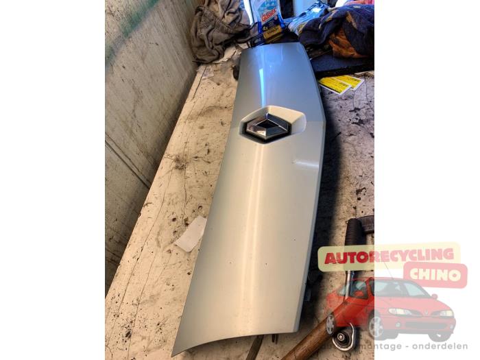 Begagnade Grill Renault Kangoo Express (FW) 1.5 dCi 105 FAP Pris € 50,00 Marginaltabell erbjuds av Autorecycling Chino B.V.