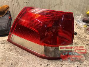 Usados Luz trasera izquierda Opel Vectra C Caravan 2.2 DIG 16V Precio € 40,00 Norma de margen ofrecido por Autorecycling Chino B.V.