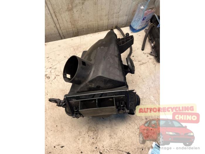 Begagnade Luftfilterhus Nissan Qashqai (J10) 1.6 16V Pris € 25,00 Marginaltabell erbjuds av Autorecycling Chino B.V.