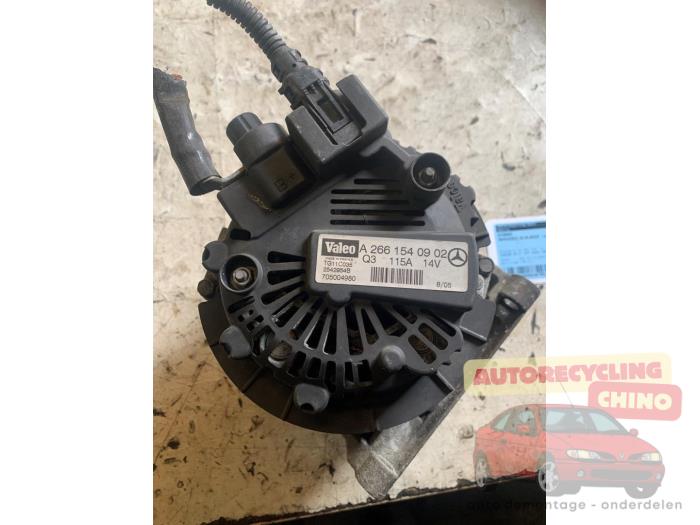 Dynamo van een Mercedes-Benz B (W245) 2.0 B-200 16V Turbo 2005