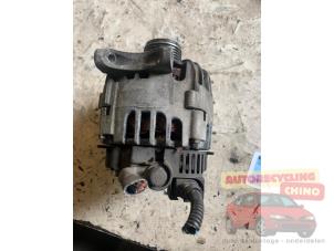 Dynamo van een Mercedes-Benz B (W245) 2.0 B-200 16V Turbo 2005