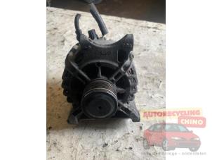 Dynamo van een Mercedes-Benz B (W245) 2.0 B-200 16V Turbo 2005