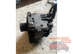 Dynamo van een Mercedes-Benz B (W245) 2.0 B-200 16V Turbo 2005