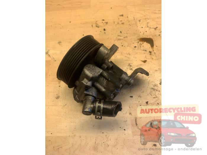 Usagé Pompe de direction Mercedes C Combi (S203) 3.0 C-320 CDI V6 24V Prix € 50,00 Règlement à la marge proposé par Autorecycling Chino B.V.