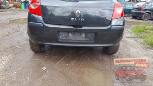 Begagnade Bakre stötfångare Renault Clio III (BR/CR) 1.2 16V 75 Pris € 100,00 Marginaltabell erbjuds av Autorecycling Chino B.V.