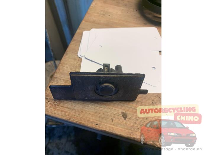 Usados Sensor PDC Audi A1 Sportback (8XA/8XF) 1.4 TDI Ultra 12V Precio € 15,00 Norma de margen ofrecido por Autorecycling Chino B.V.