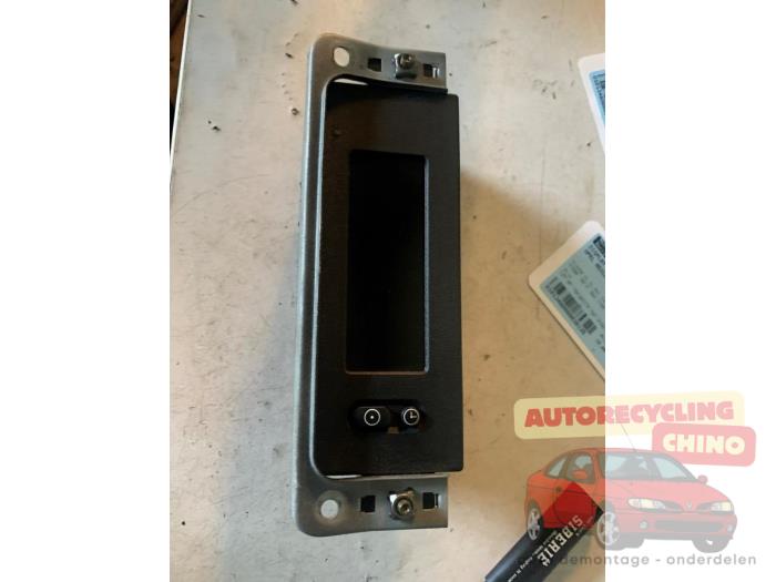 Begagnade Innerdisplay Opel Agila (A) 1.2 16V Pris € 15,00 Marginaltabell erbjuds av Autorecycling Chino B.V.