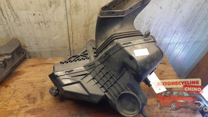 Begagnade Luftfilter Audi Q5 (8RB) 2.0 TFSI 16V Quattro Pris € 35,00 Marginaltabell erbjuds av Autorecycling Chino B.V.