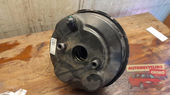 Usagé Assistant de freinage Audi Q5 (8RB) 2.0 TFSI 16V Quattro Prix € 75,00 Règlement à la marge proposé par Autorecycling Chino B.V.