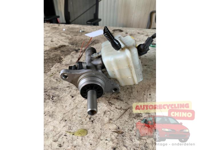 Gebrauchte Hauptbremszylinder Audi A1 Sportback (8XA/8XF) 1.4 TDI Ultra 12V Preis € 30,00 Margenregelung angeboten von Autorecycling Chino B.V.