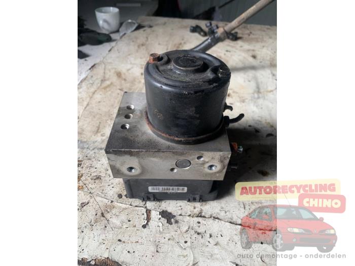 Begagnade ABS-pump Hyundai Accent 1.5i 12V Pris € 60,00 Marginaltabell erbjuds av Autorecycling Chino B.V.