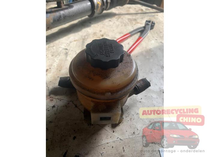 Begagnade Styrservotank Hyundai Accent 1.5i 12V Pris € 15,00 Marginaltabell erbjuds av Autorecycling Chino B.V.