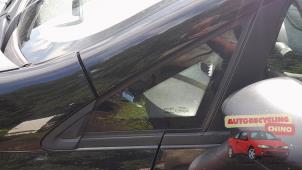 Używane Trójkatna szyba lewy przód Fiat Grande Punto (199) 1.4 Cena € 45,00 Procedura marży oferowane przez Autorecycling Chino B.V.