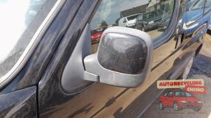Begagnade Skärmspegel, vänster Peugeot Partner Combispace 1.4 Pris € 35,00 Marginaltabell erbjuds av Autorecycling Chino B.V.