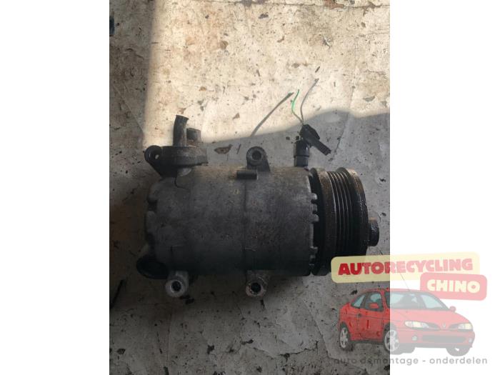 Usagé Compresseur de clim Ford Focus 2 C+C 2.0 16V Prix € 90,00 Règlement à la marge proposé par Autorecycling Chino B.V.