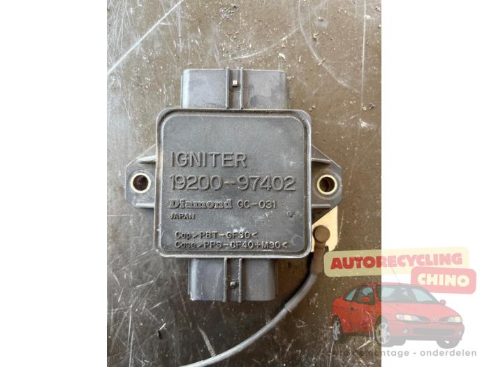 Zündmodul van een Daihatsu YRV (M2) 1.0 12V DVVT STi 2002