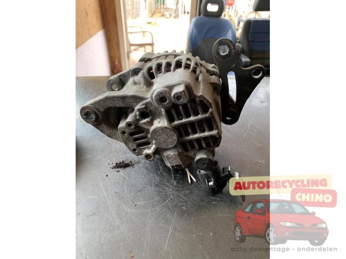 Begagnade Dynamo Mazda 323 (BA12) 1.3i 16V Pris € 35,00 Marginaltabell erbjuds av Autorecycling Chino B.V.