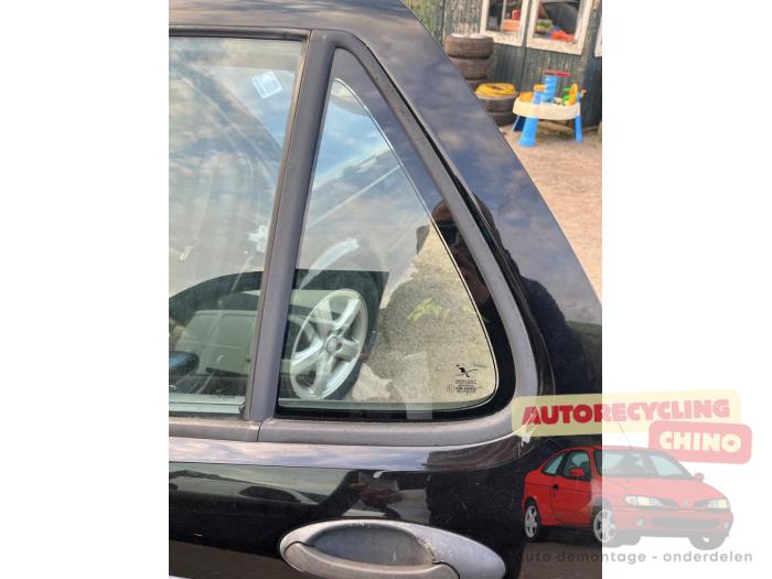 Usados Ventanilla triangular derecha detrás Saab 9-5 (YS3E) 2.3t 16V Precio € 50,00 Norma de margen ofrecido por Autorecycling Chino B.V.