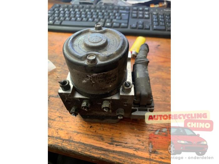 Begagnade ABS-pump Kia Rio (DC22/24) 1.5 16V Pris € 70,00 Marginaltabell erbjuds av Autorecycling Chino B.V.