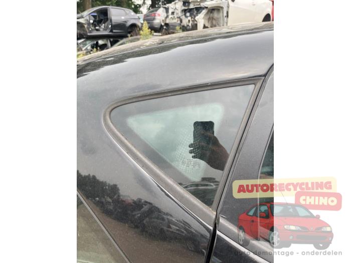 Usados Ventanilla triangular derecha detrás Mercedes A (W168) 1.4 A-140 Precio € 50,00 Norma de margen ofrecido por Autorecycling Chino B.V.