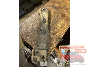 Begagnade Underram Opel Agila (B) 1.0 12V Pris € 20,00 Marginaltabell erbjuds av Autorecycling Chino B.V.