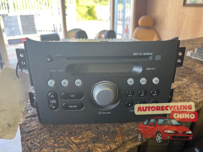 Używane Radio Opel Agila (B) 1.0 12V Cena € 50,00 Procedura marży oferowane przez Autorecycling Chino B.V.