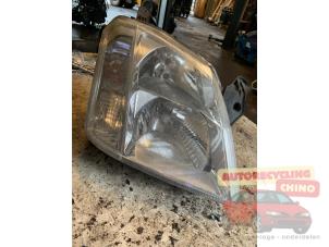 Begagnade Strålkastare, höger Opel Meriva 1.6 16V Pris € 35,00 Marginaltabell erbjuds av Autorecycling Chino B.V.