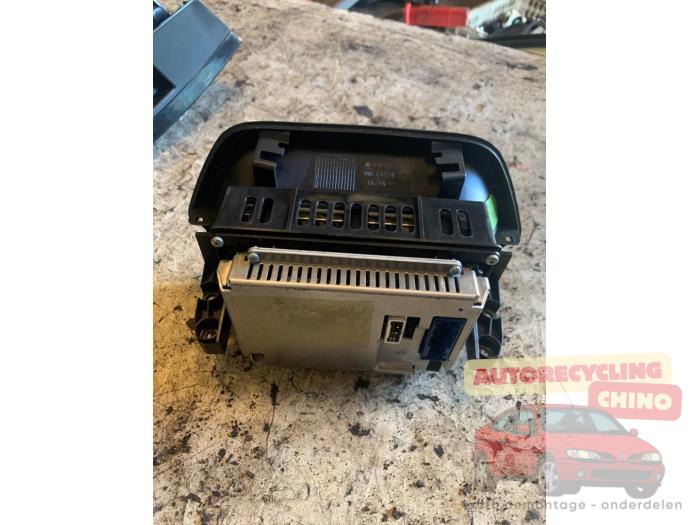 Begagnade Innerdisplay Opel Meriva (A) 1.6 16V Pris € 35,00 Marginaltabell erbjuds av Autorecycling Chino B.V.