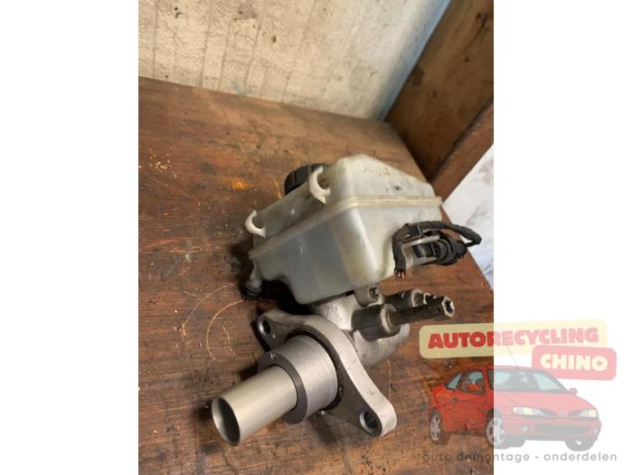 Gebrauchte Hauptbremszylinder Opel Zafira (M75) 1.7 CDTi 16V Preis € 25,00 Margenregelung angeboten von Autorecycling Chino B.V.
