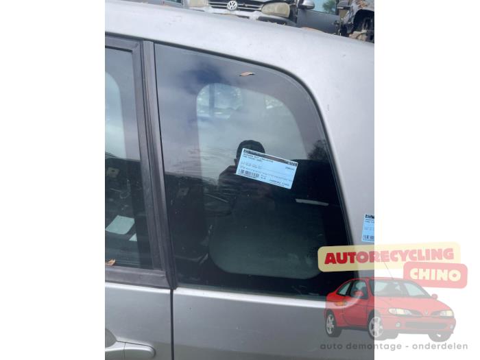 Usados Ventanilla triangular izquierda detrás Ford Fusion 1.4 TDCi Precio € 50,00 Norma de margen ofrecido por Autorecycling Chino B.V.