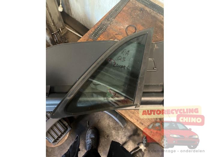 Usados Ventanilla triangular derecha detrás Audi Q3 (8UB/8UG) 1.4 TFSI 16V Precio € 75,00 Norma de margen ofrecido por Autorecycling Chino B.V.