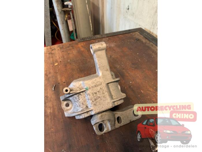 Used Engine mount Audi Q3 (8UB/8UG) 1.4 TFSI 16V Price € 35,00 Margin scheme offered by Autorecycling Chino B.V.