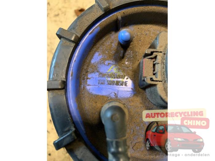 Usagé Pompe essence Volkswagen Touran (1T1/T2) 2.0 FSI 16V Prix € 50,00 Règlement à la marge proposé par Autorecycling Chino B.V.