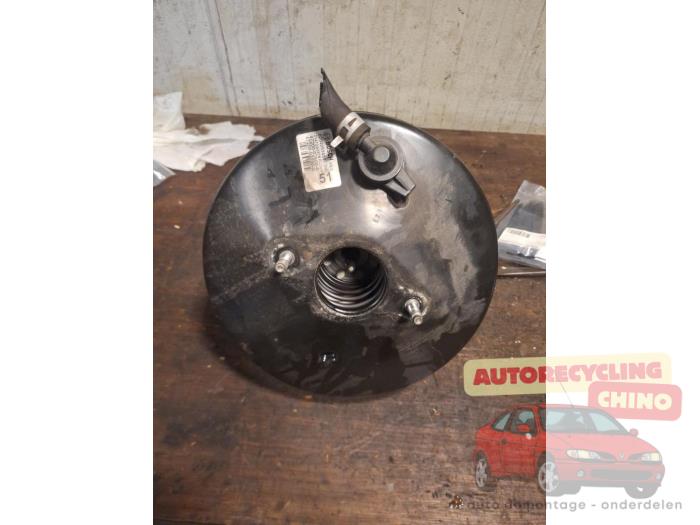 Usagé Assistant de freinage Toyota Auris (E15) 2.0 D-4D-F 16V Prix € 75,00 Règlement à la marge proposé par Autorecycling Chino B.V.
