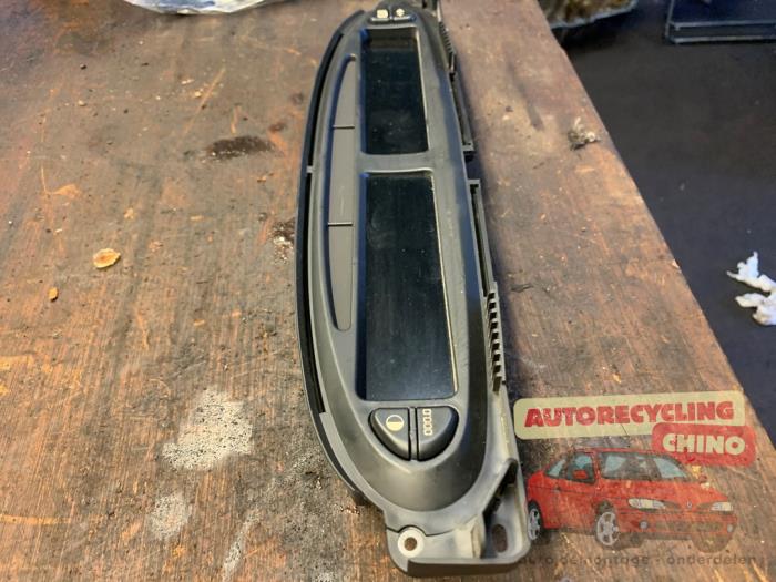 Begagnade Innerdisplay Citroen Xsara Picasso (CH) 2.0 16V Pris € 75,00 Marginaltabell erbjuds av Autorecycling Chino B.V.