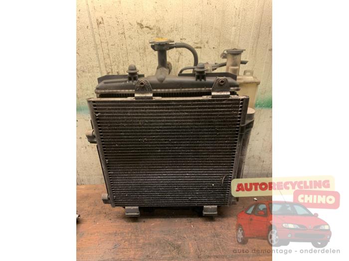 Usagé Set refroidisseur Peugeot 107 1.0 12V Prix € 75,00 Règlement à la marge proposé par Autorecycling Chino B.V.