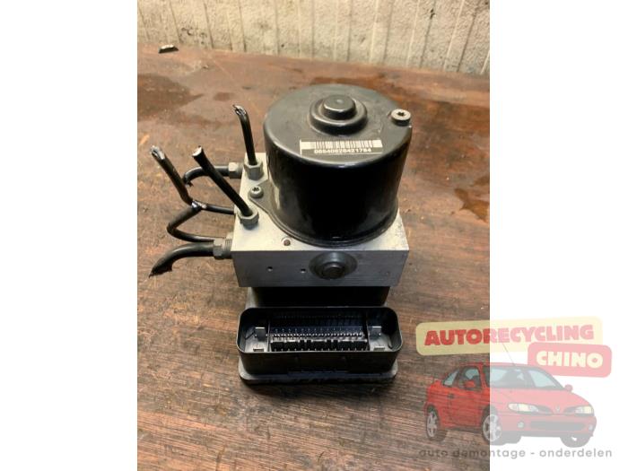 Begagnade ABS-pump Volvo C30 (EK/MK) 1.6 D 16V Pris € 45,00 Marginaltabell erbjuds av Autorecycling Chino B.V.